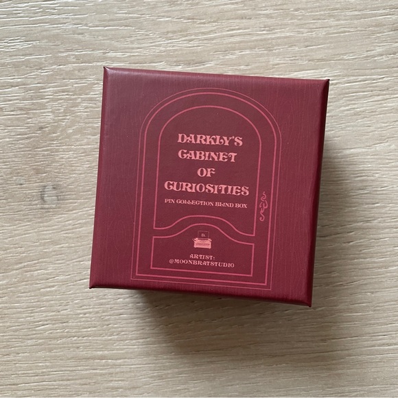 Bookish Box August 2024 Cabinets of Curiosities - Picture 2 of 3